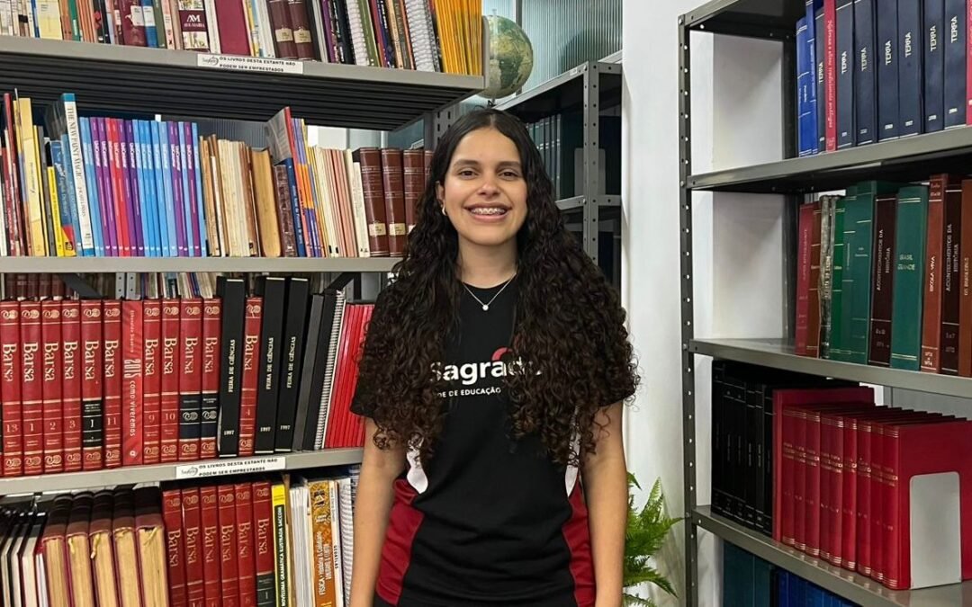 De escola pública ao sonho de ser professora: jovem de Curitiba transforma oportunidade em vocação